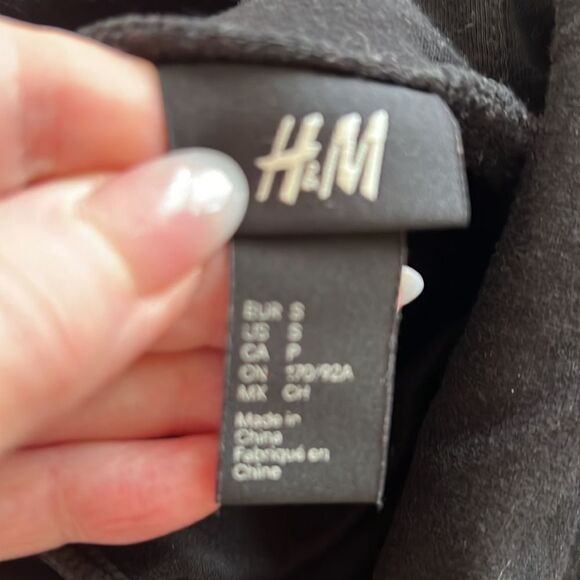 H&M’ Unknown Horizons Black Draw String Funnel Neck Streetwear Sweatshirt Size S - Picture 7 of 8